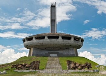 Американска фондация дава $185 000 за “чинията” на Бузлуджа