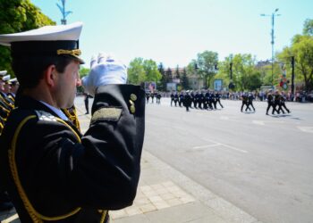 С тържествено шествие Варна отбеляза Гергьовден (снимки)