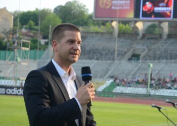 Гъмов и Вергов играят футбол срещу “Берое”