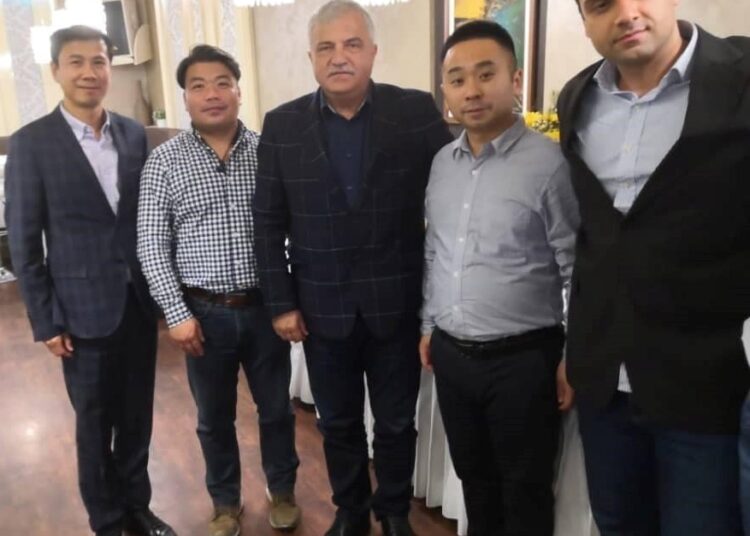 с китайци