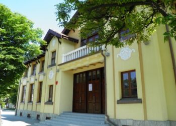 Над 40 творби на Есенния салон в Ловеч