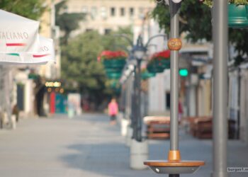 Бургазлии зареждат телефоните на Smart улица