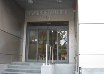 Базар в съда за болни варненчета