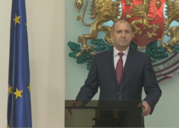Радев: Бъдещето принадлежи на смелите, не на уплашените