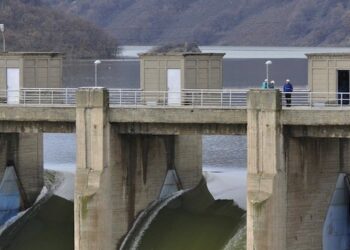 Мизия иска контролни лампи за опасните язовири