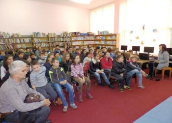 Ученици по библиотеки заради Левски и Паисий