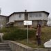 Указателни табели показват пътя до библиотеките в три села
