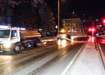 Водоноски в Бургас мият улиците по график