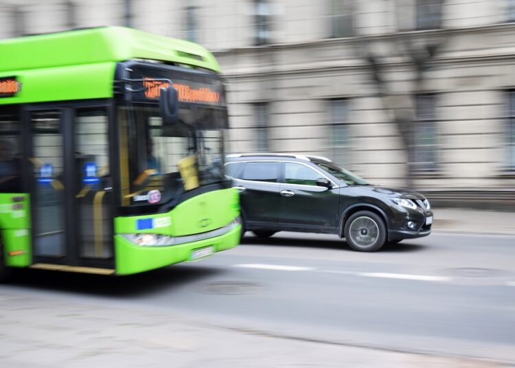 bus 2755560 960 720 4
