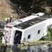 16 загинали, след като автобус падна в пропаст в Кашмир