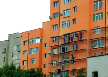 Санират още един блок в Дупница
