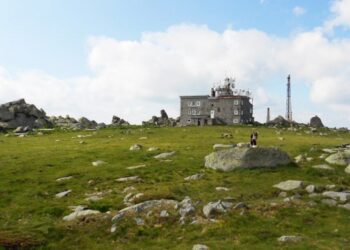 Рекордьор покори Черни връх за 108 минути