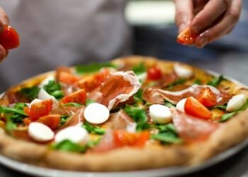Майстори от цял свят в надпревара за най-вкусна пица