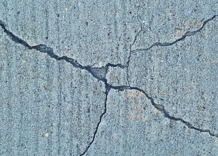 cracks 1287495 960 720 1