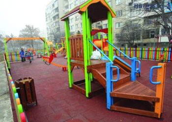 Следят с камери детски площадки и паркове
