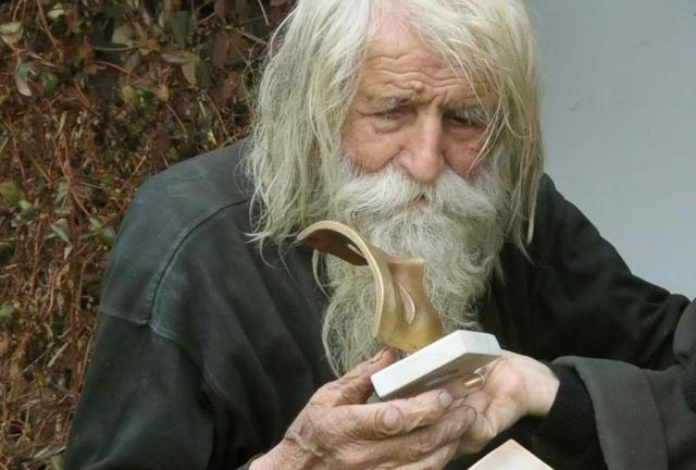 Ученици вдигат паметник на дядо Добри