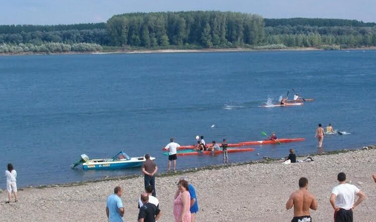 60 лодки "атакуват" Дунава 1 dunav