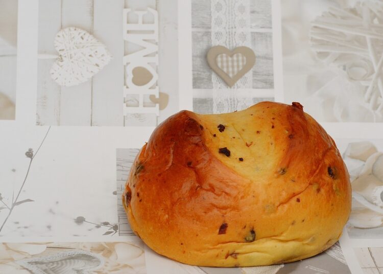 easter bread 1286945 960 720 3