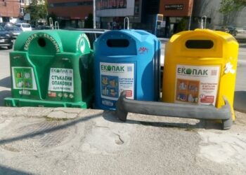Дезинфекцират и контейнерите в Плевен