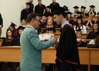 Дипломираха се 214 бакалаври и магистри в ЮЗУ
