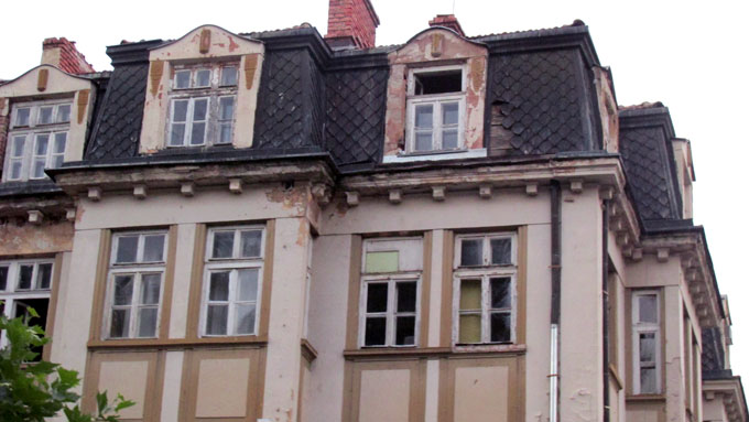 Собствениците на стари сгради в Плевен масово нехаят за състоянието им 10 Собствениците на стари сгради в Плевен масово нехаят за състоянието им