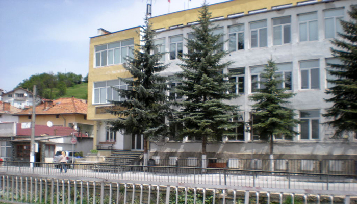 Благотворителен бал в Сатовча събира средства за деца сираци