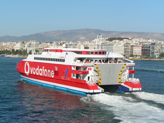 Моряците на гръцките фериботи с 48-часова стачка 1 ferry pireaus1