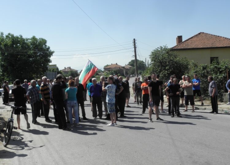 Гърмен излиза на протест срещу ромското гето 1 garmen1
