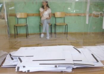 Изборният ден започна нормално