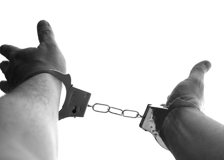 Белезници за бивши кметове в Перник 1 handcuffs 921290 960 720 2