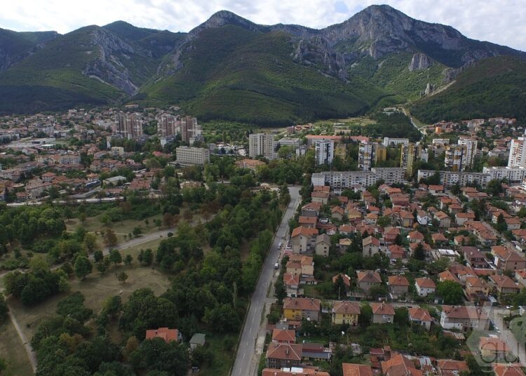 Хайка за работници без договори 1 home fjYApM fV3UZz j 12