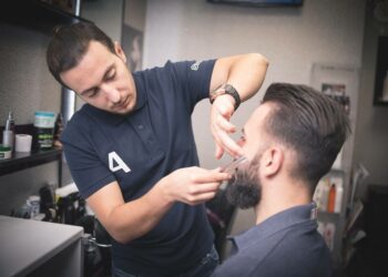 Иракчанинът Ахмед майстори прическите на „Лудогорец“