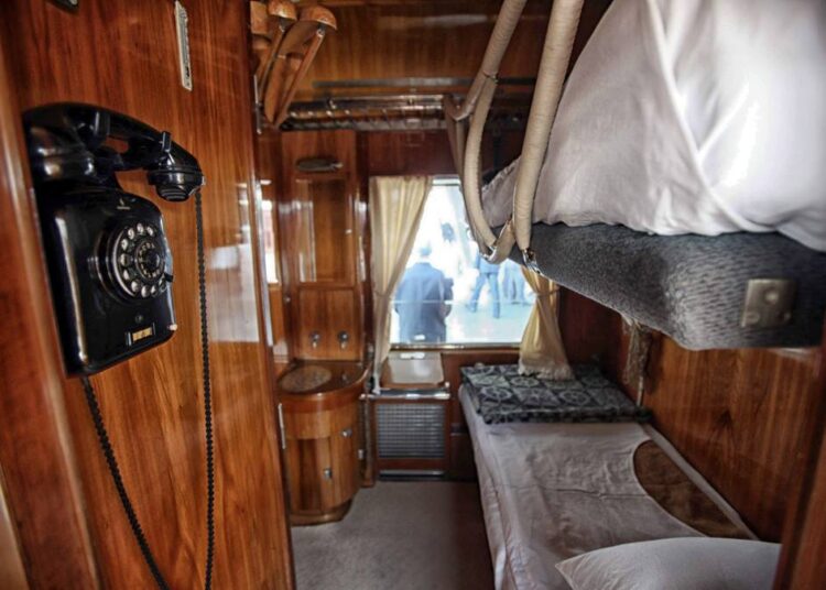 interior tsarski vagon 2 1
