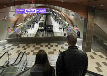СДВР търси 80 полицаи за метрото