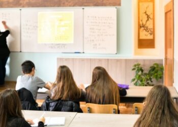 Отварят българско неделно училище в Абу Даби