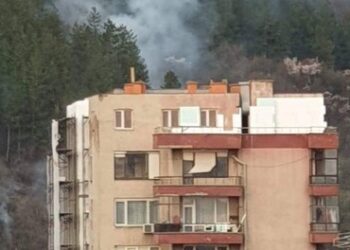 Добровоци от общината гасиха пожар в “Кършия” над Дупница