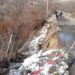 Укрепват единствения път до Кременик