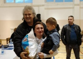 И децата на мигранти в Босилеград получиха коледни подаръци