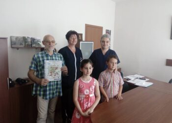 Деца театрали с дарение за кюстендилската болница