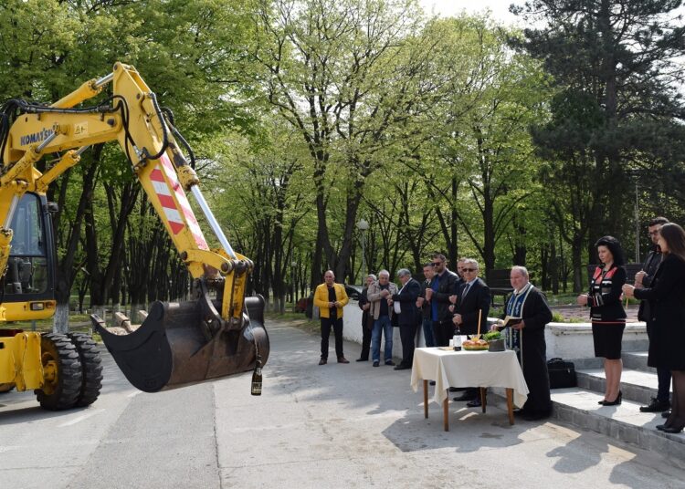 С грандиозен ремонт откриха строителния сезон в Козлодуй 1 kozloduy