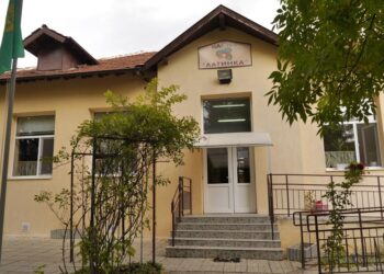 Ремонтираха падналия таван на детска градина „Латинка“