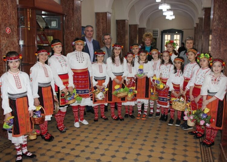 Лазарки наричаха за здраве в община Плевен 1 lazarki1
