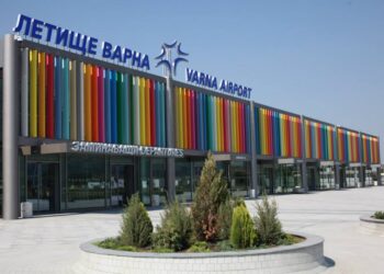Летищата в Бургас и Варна с двуцифрен ръст