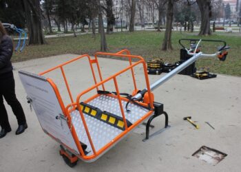 Вандали потрошиха люлка за деца с увреждания