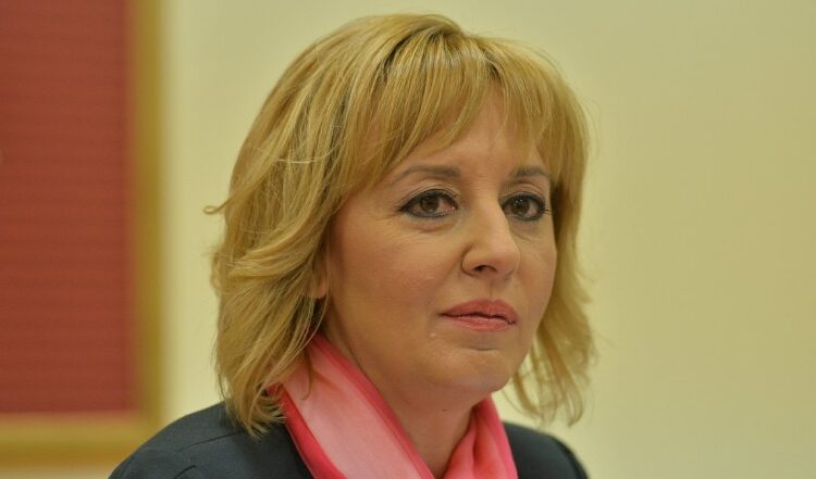 Студенти от УНСС на стаж при Мая Манолова 1 maq manolova1 8