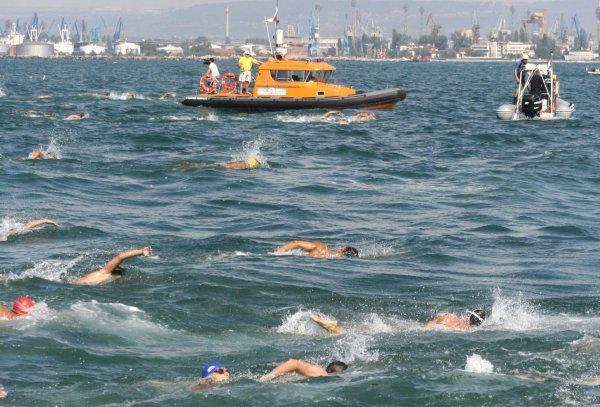 Рекорден брой плувци за маратона Галата - Варна 1 maraton varna galata