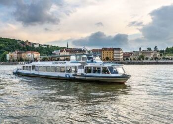 Circle Line in Hungary’s Danube Bend branches off