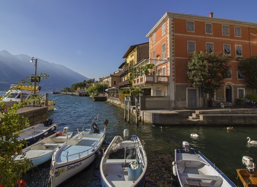 Municipalities of the Lombardy Region to receive 400 million euros for public works 11 Municipalities of the Lombardy Region to receive 400 million euros for public works