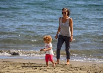Single moms and their kids will enjoy free get-away trips in Galicia