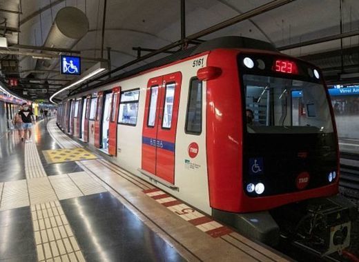 Barcelona Metro expands its rolling stock with new trains